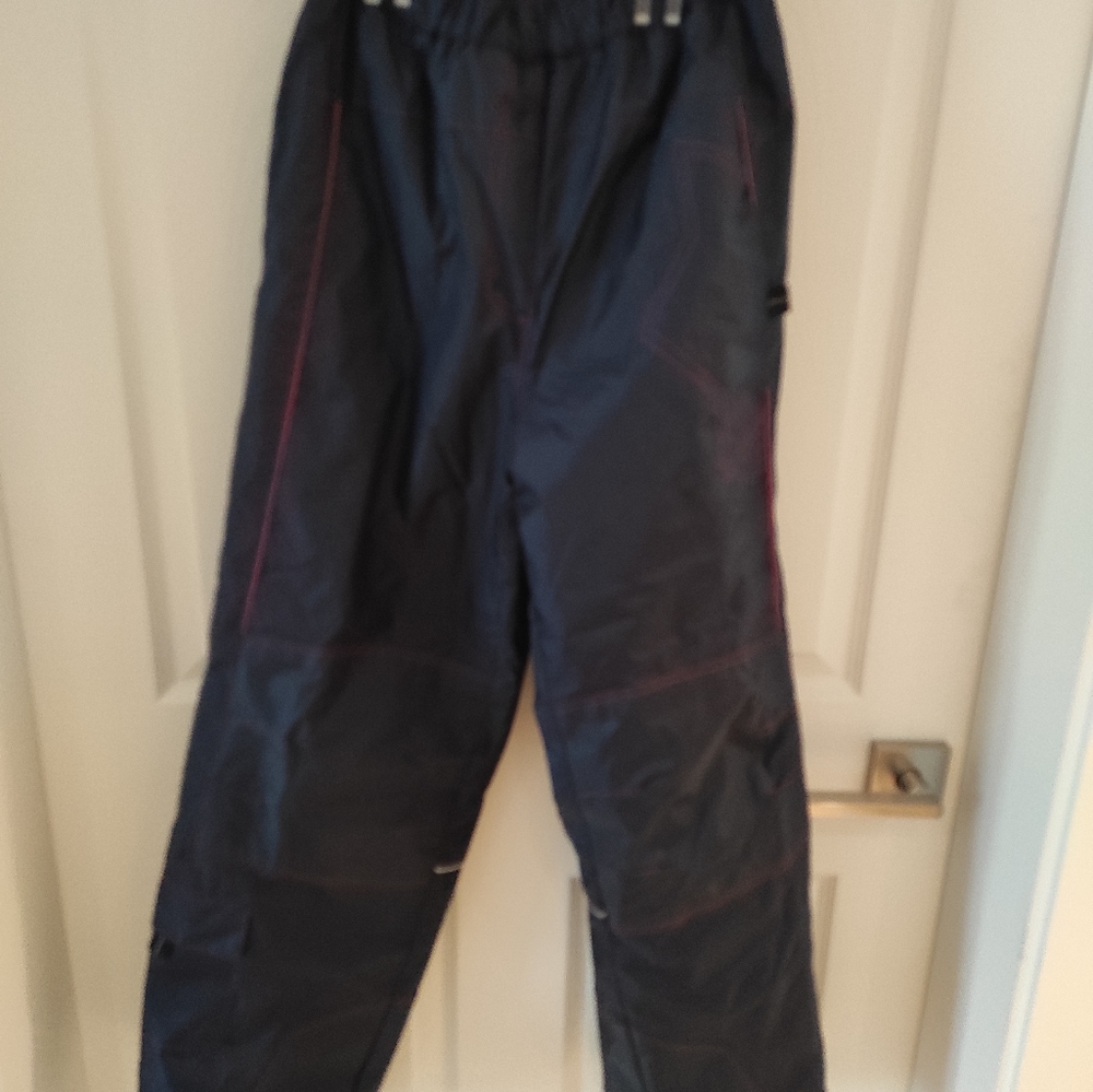 Snowboarding pants